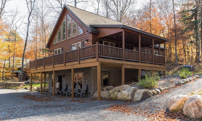 Eagle Bay Maison | Blissful Bear on South Shore Road