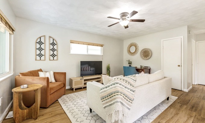 Sharon Heights Maison | Blissful Bungalow
