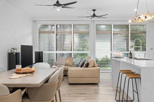 Blue Bay Appartement | Blissful Direct Beach Access Pet-Friendly
