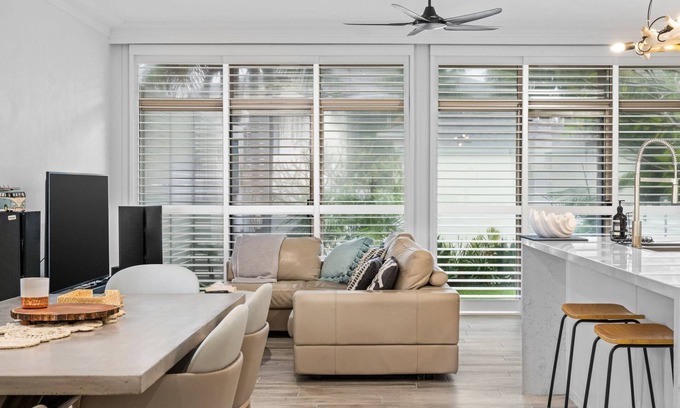 Blue Bay Appartement | Blissful Direct Beach Access Pet-Friendly