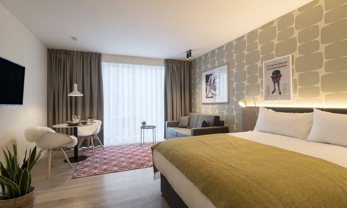 Jewish Quarter Maison | Blissful Getaway! Two Family-friendly Units with Fully-equipped Kitchens!
