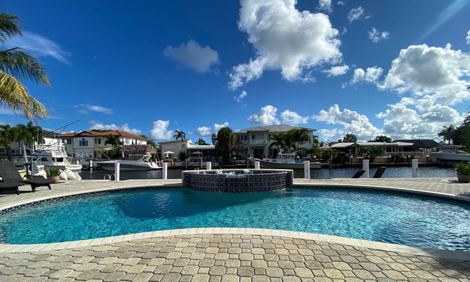 The Cove Maison | Blissful, serene waterfront Deerfield Beach retreat. Close to the beach.