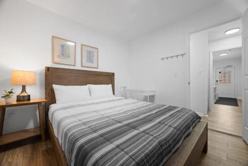 Pittsburgh Maison | Bloomfield Pittsburgh B Stylish and Cozy Private Bedroom, Shared Bathroom, with Free Parking