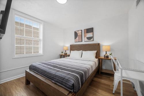 Pittsburgh Maison | Bloomfield Pittsburgh F Stylish Cozy Private Bedroom, Shared Bathroom, with Free Parking