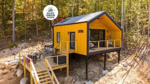 Wildwood Maison | Blooming Redbud Treehouse with private hot tub