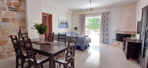 Egira Appartement | Blue Ark Aigeira Flat & Studio