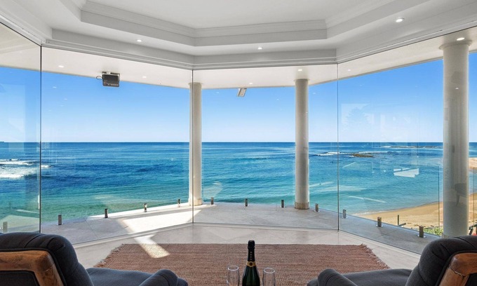 Blue Bay Maison | Blue Bay On The Beach - Luxury Beachfront Home with direct beach access