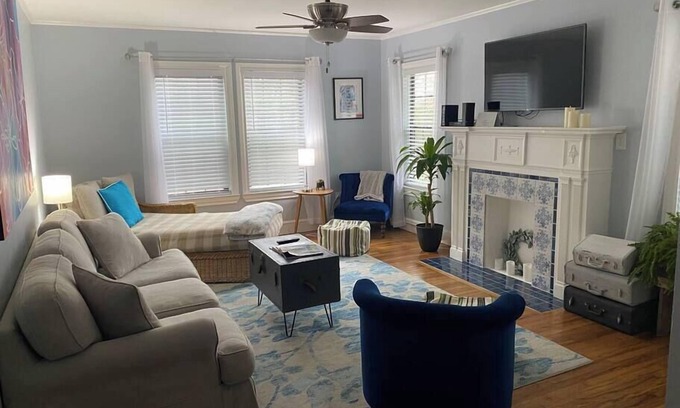 Brookview Maison | Blue Belle House -Minutes to Magnolia