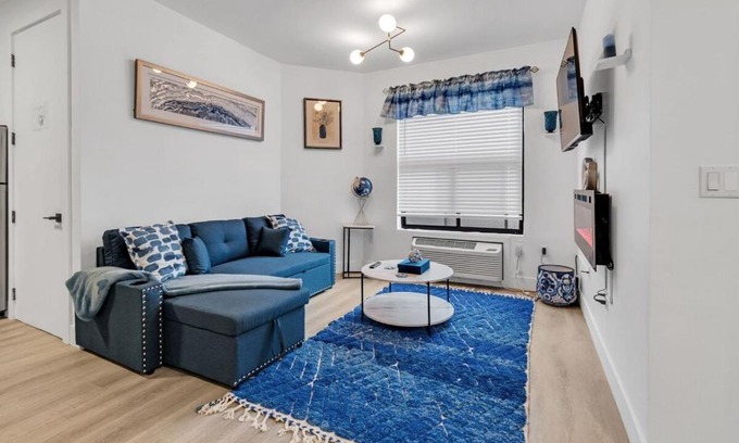 Elizabeth Appartement | Blue Bliss Indoor Pool, FREE Parking, Near NYC