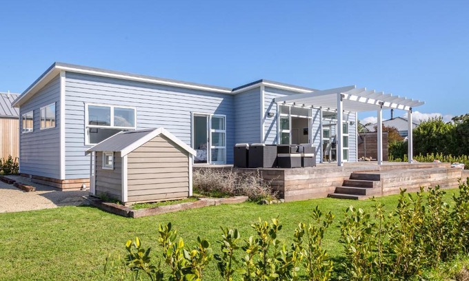 Martinborough Maison | Blue Bungalow