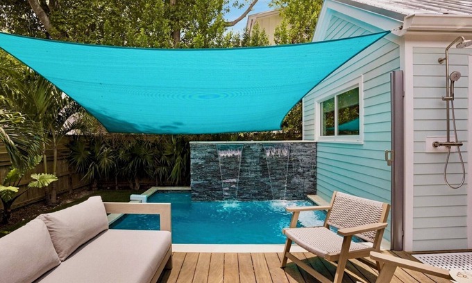 Downtown Maison | **BLUE HERON'S HIDEOUT @ OLD TOWN** Newly Renovated Home & Pool + LAST KEY SERVI