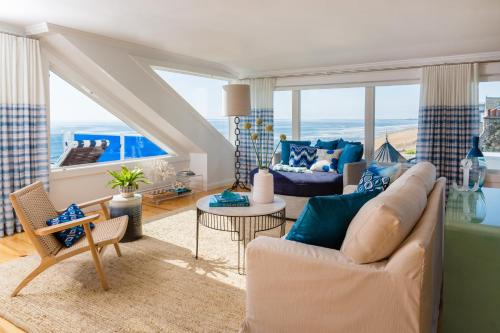 Newbury Hôtel | Blue - Inn on the Beach