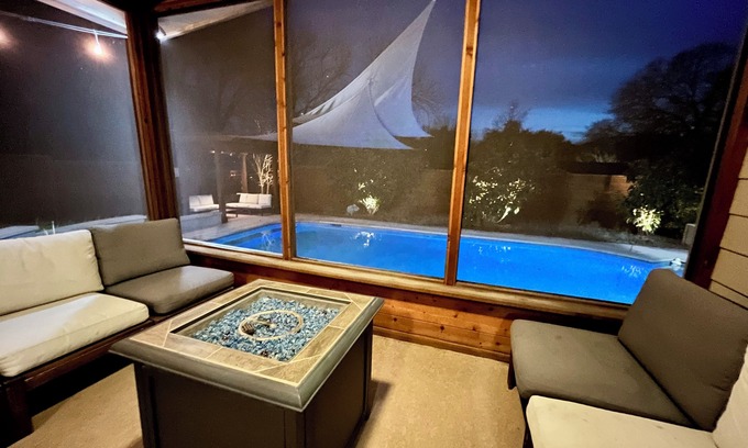 Austin Maison | Blue Lagoon: 5 BR- Large Pool- Screened Porch- Location - Monthly Rental