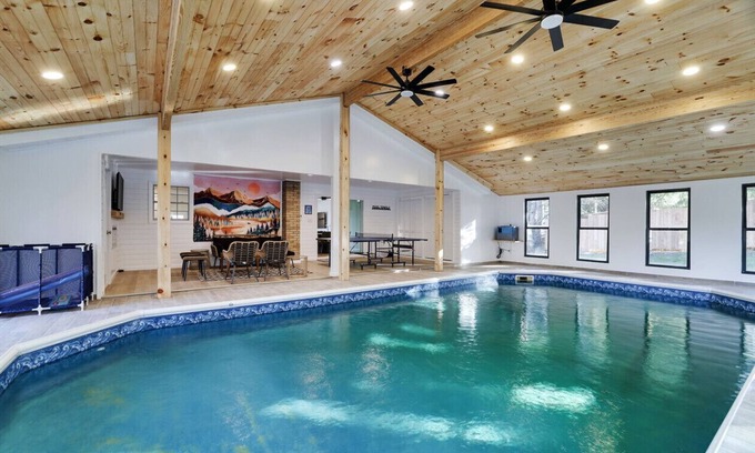 Kresgeville Maison | Blue Mtn Poconos Retreat (Htd pool+ pet frndly)