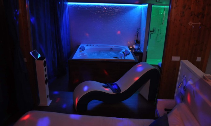 Benllera Cottage | NIDO Ruralsuite PRIVÉ AVEC BLEU II JACUZZI XXL, A 27 KMS. LEON, COUPLES