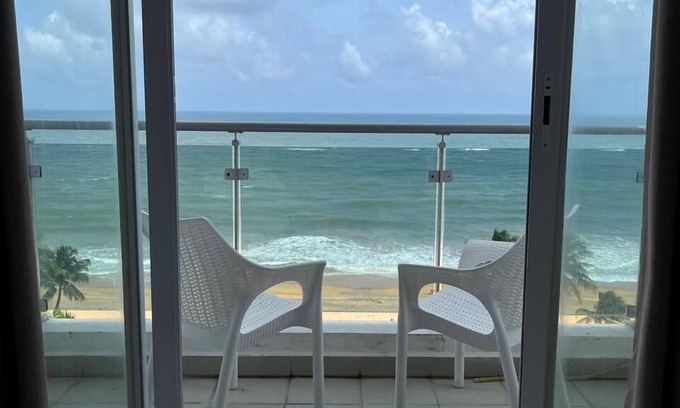 Mount Lavinia Appartement | Blue Ocean Apartment by EPICK