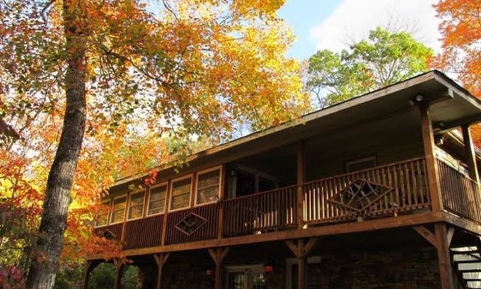 Burnsville Cabine | Charming Cabin Retreat Minutes from Blue Ridge Parkway & Mt Mitchell State Park