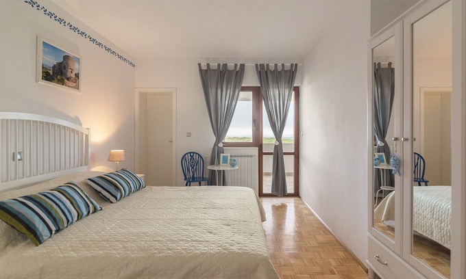 Koper Maison | Chambre double avec salle de bain privée extérieure et cuisine commune