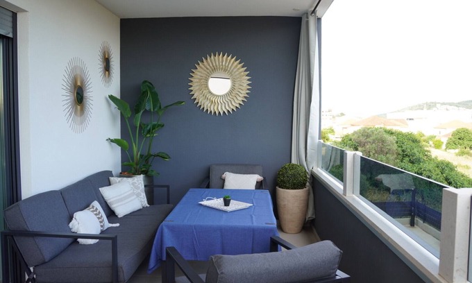 Trogir Appartement | Blue Shell Trogir 2-bedroom apartment with pool