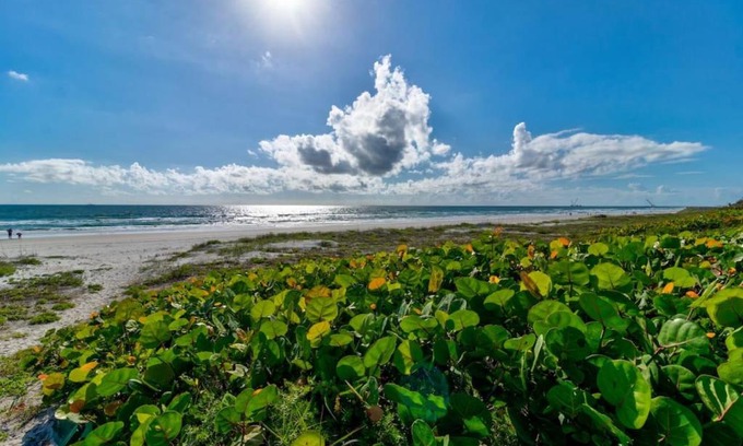 Southern Shores Maison | Blue Skies Oceanfront 2 bedroom townhouse
