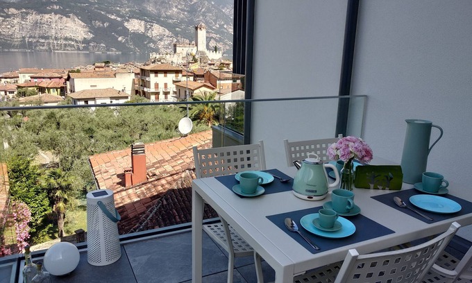 Malcesine Appartement | BLUE SKY GREEN APP. LAKE VIEW CIR:023045-LOC-00627 CIN:EN023045C2V9CFVR3C