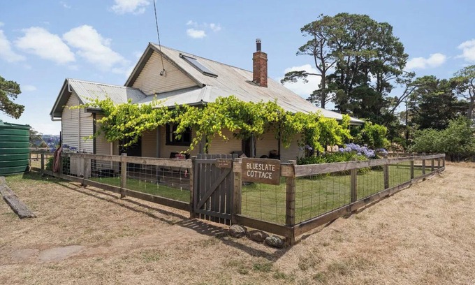 Curraweela Maison | Blue Slate Cottage at Curraweela Farm