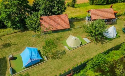 Oroslavje Autre | Blue tent