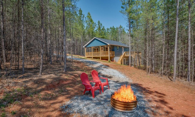 Rutherfordton Maison | Bluebird Cottage | Secluded Cottage in the Blue Ridge Mountains