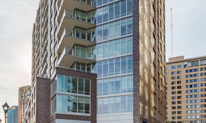 Woodmont Triangle Appartement | Bluebird Suites near Chevy Chase