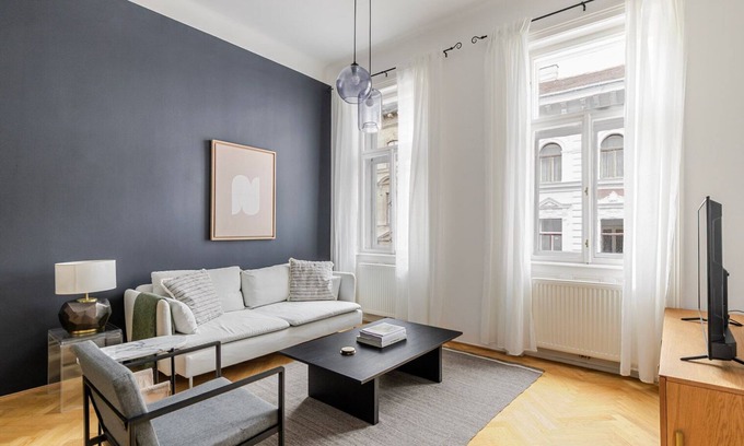 Alsergrund Appartement | Blueground | Alsergrund, nr Belvedere & Opera