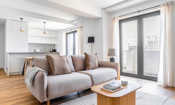 Casal da Ladeira Appartement | Blueground | Alvalade, balcony, nr Campo Pequeno