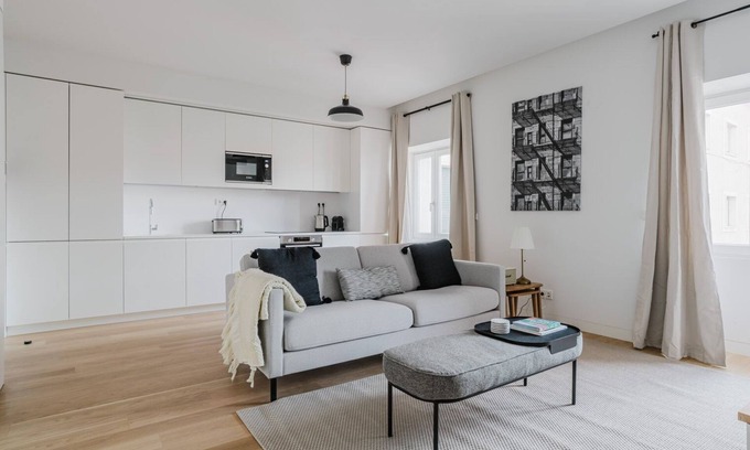 Alto do Pina Appartement | Blueground | Areeiro, swimming pool, washer, a/c