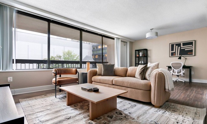 Crystal City Appartement | Blueground | Crystal City, pool, nr Potomac River