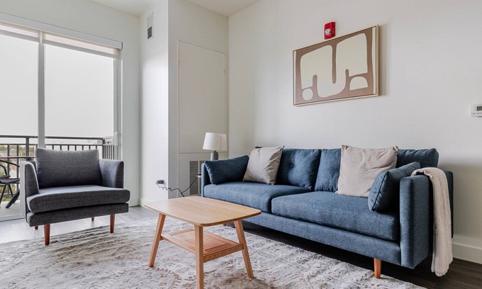 Elmhurst Appartement | Blueground | Elmhurst, pool, nr Elmhurst Art Museum