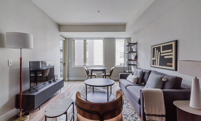 Mountain View Appartement | Blueground | Mountain View, pool, nr Shoreline Park