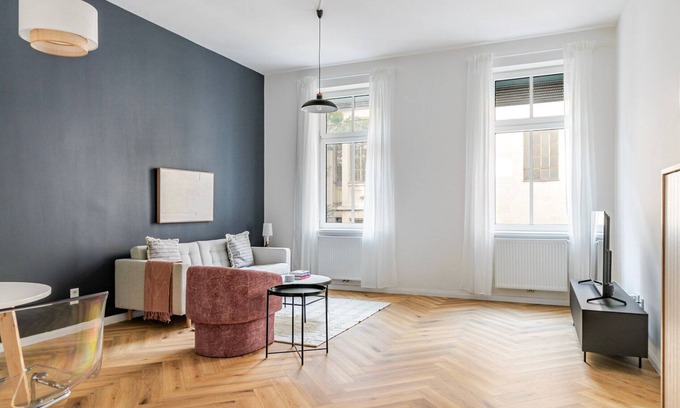 Schottenfeld Appartement | Blueground | Neubau, washer/dryer, nr Museumsquartier