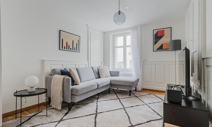 Oberstrass Appartement | Blueground | Oberstrass, rooftop, a/c, equipped