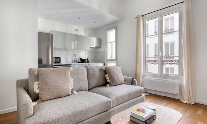 Levallois-Perret Appartement | Blueground | Pont de Neuilly, walk to subway
