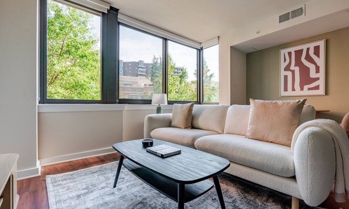 Rosslyn Appartement | Blueground | Radnor - Fort Myer Heights, view, nr Theodore Roosevelt Island