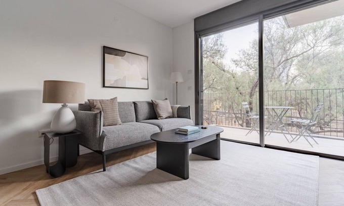 Tel Aviv Appartement | Blueground | Ramat HaHayal, Garden view, Balcony (TLV-29)