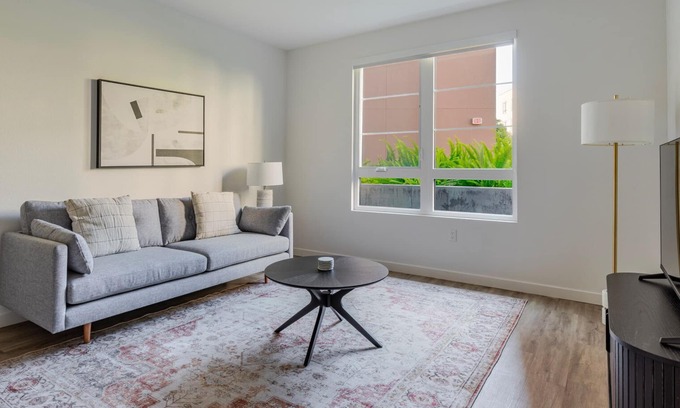 Newhall Appartement | Blueground | Santa Clara, washer, nr Central Park