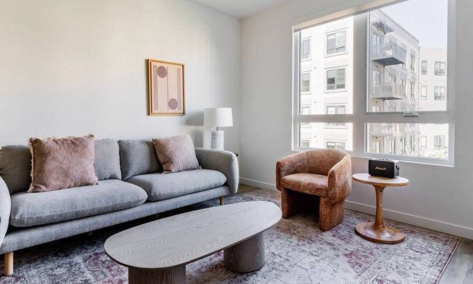 Newhall Appartement | Blueground | Santa Clara, view, nr Central Park