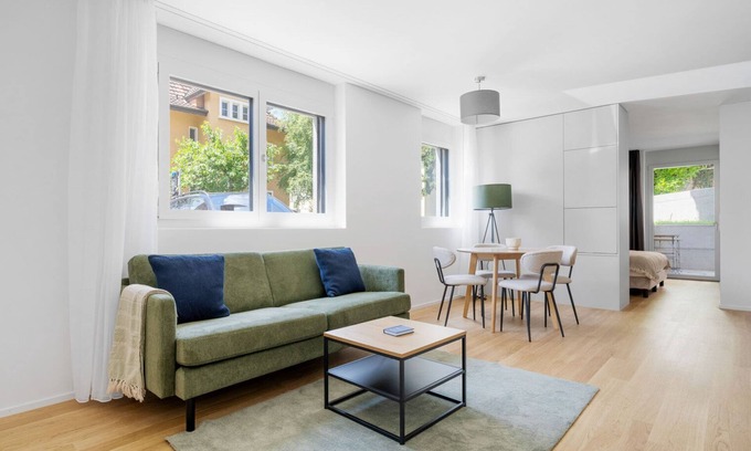 Seebach Appartement | Blueground | Seebach, balcony, nr Zürich Zoo