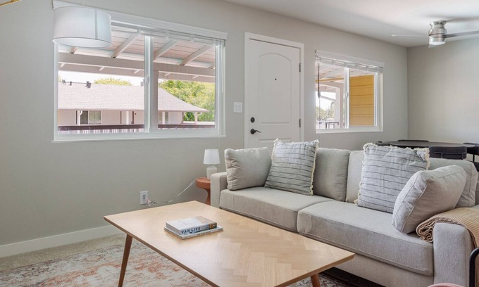 Sunnyvale West Appartement | Blueground | Sunnyvale West, washer, nr Park