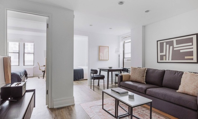 Lincoln Square Appartement | Blueground | Upper West Side, fitness center, nr Central Park