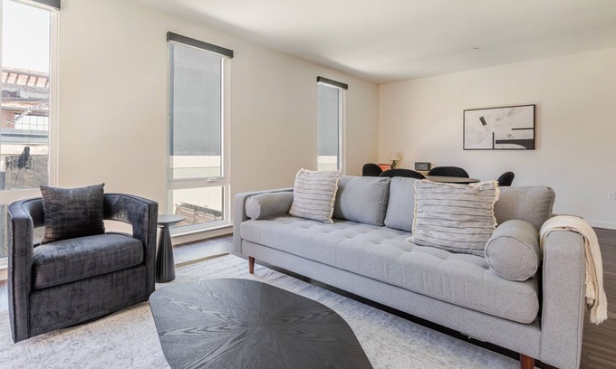 Alameda Appartement | Blueground | West Alameda, view, nr Alameda Park