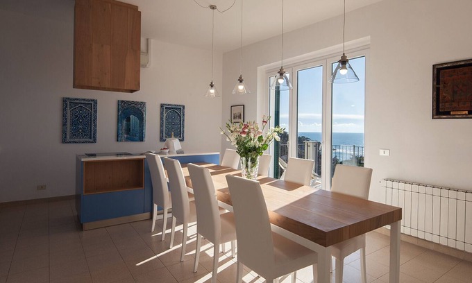 Tellaro Appartement | BlueLine - Apartment with large terrace, a few steps from the sea