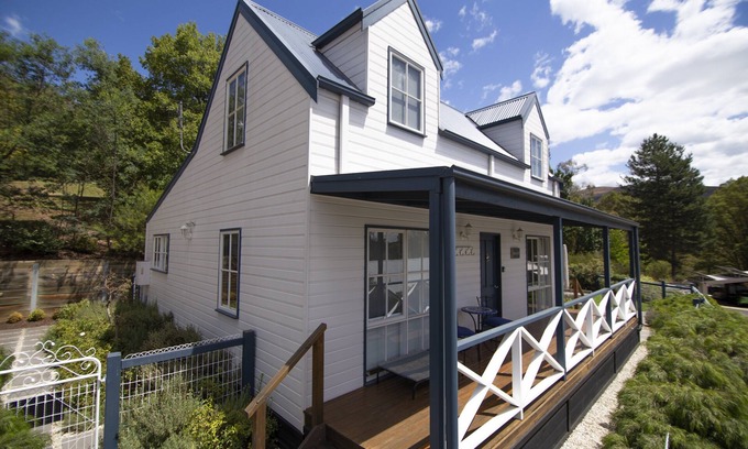 Bright Chalet De Ski | BlueMill Cottage Lumineux