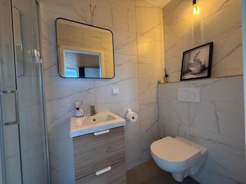 Ehrenstein Appartement | Bluestone Appartments 25qm free and near parking