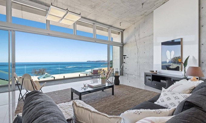 Forresters Beach Maison | Bluewater at Forresters - Architectural icon bordering beach reserves